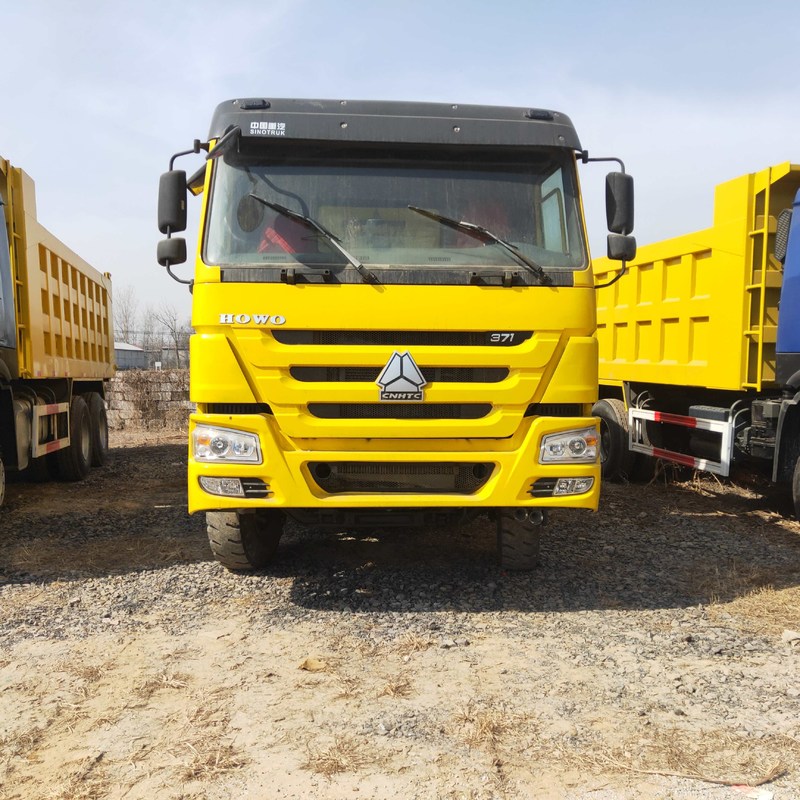 6x4 diesel camion de décharge d'occasion à bascule de seconde main Howo 371hp diesel manuel