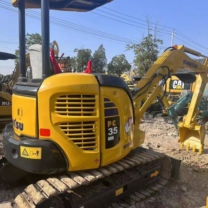 Excavateur Komatsu PC35 d'occasion 3,5 tonnes petit type mini creuseur 21.6kw