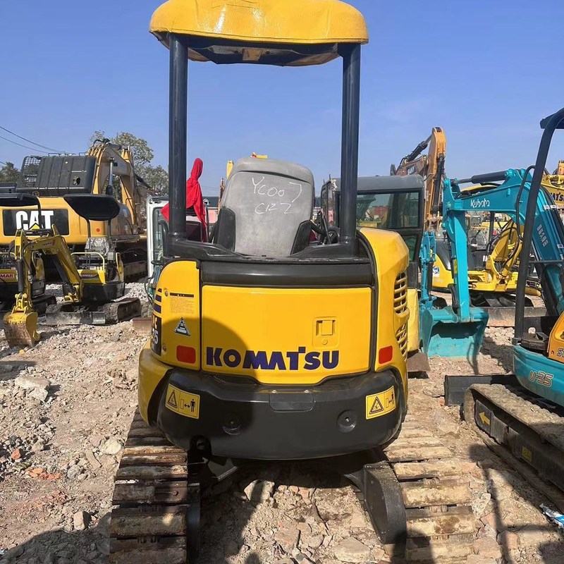 Excavateur Komatsu PC35 d'occasion 3,5 tonnes petit type mini creuseur 21.6kw