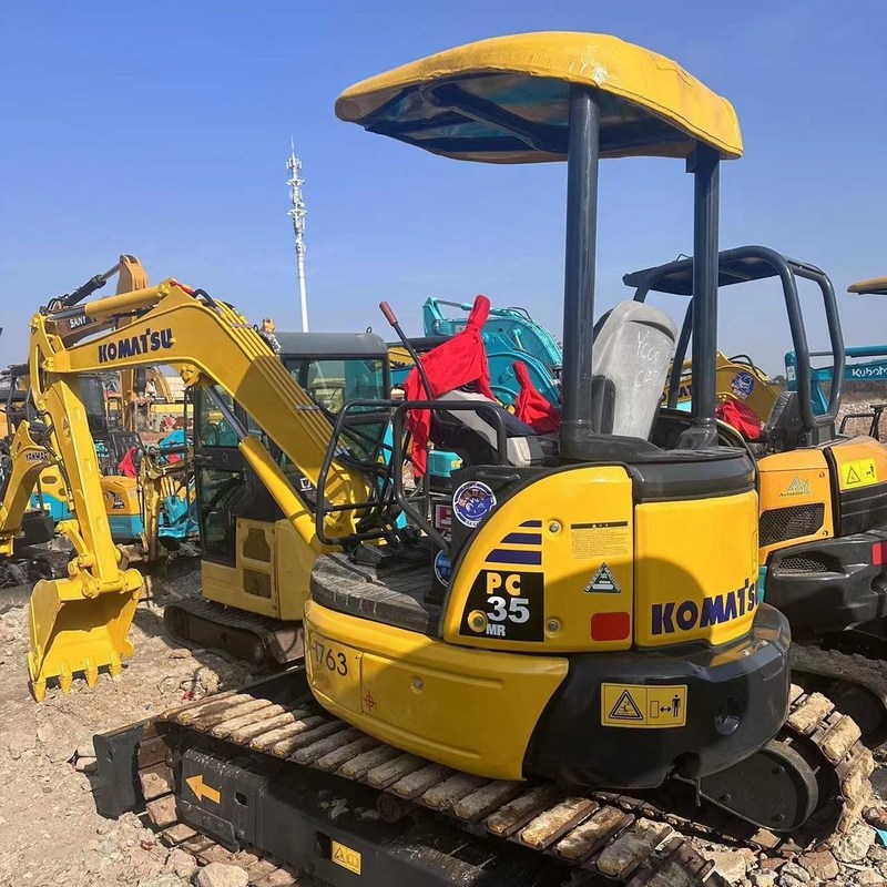 Excavateur Komatsu PC35 d'occasion 3,5 tonnes petit type mini creuseur 21.6kw