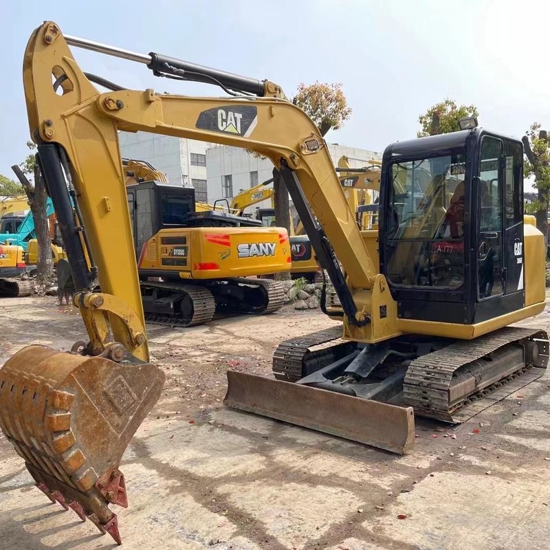 Excavateur d'occasion CAT 306E Mini creuseur de 6 tonnes fabriqué au Japon 41,5 kW avec un seau de 0,22m3
