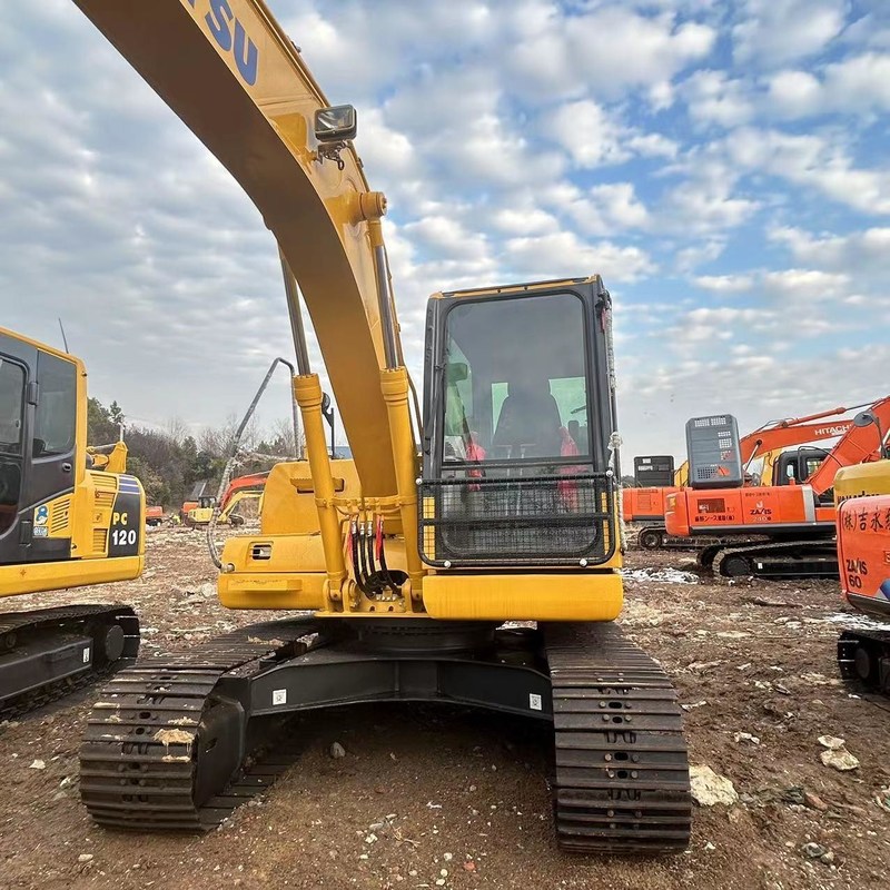 Le excavateur PC110 d'occasion de KOMATSU a utilisé le petit type excavatrice 65kw de chenille de 11ton