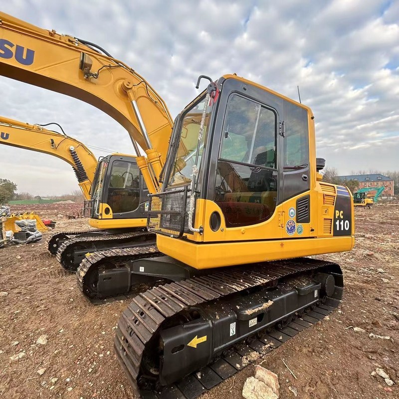 Le excavateur PC110 d'occasion de KOMATSU a utilisé le petit type excavatrice 65kw de chenille de 11ton