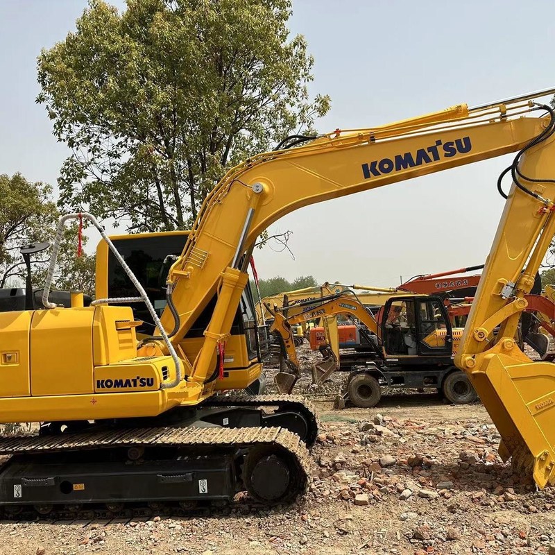 Utilisé Komatsu Digger PC120 de seconde main 12 tonnes Excavateur à rampe de petit type 64kw