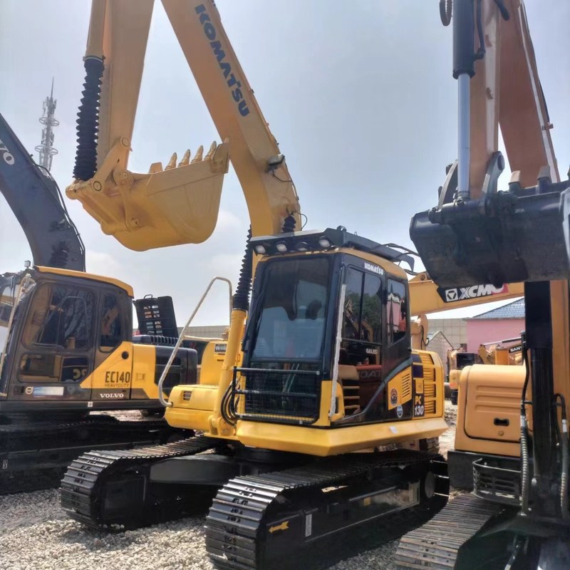 Petit type excavateur utilisé 72.6kw de chenille de l'excavatrice PC130 13ton de KOMATSU