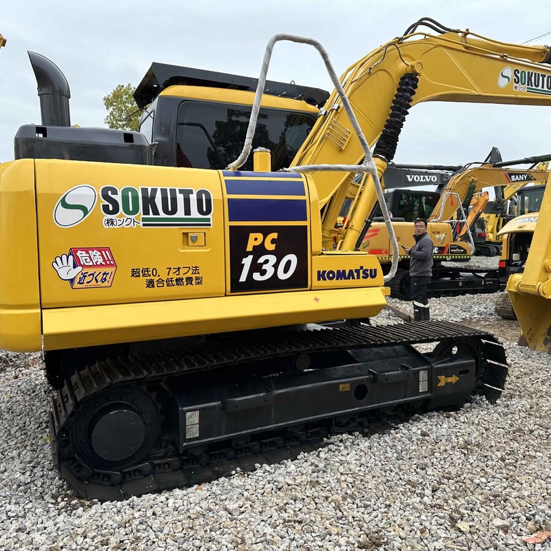 La machine de creusement de Komatsu PC130 est une mini-excavatrice de 13 tonnes