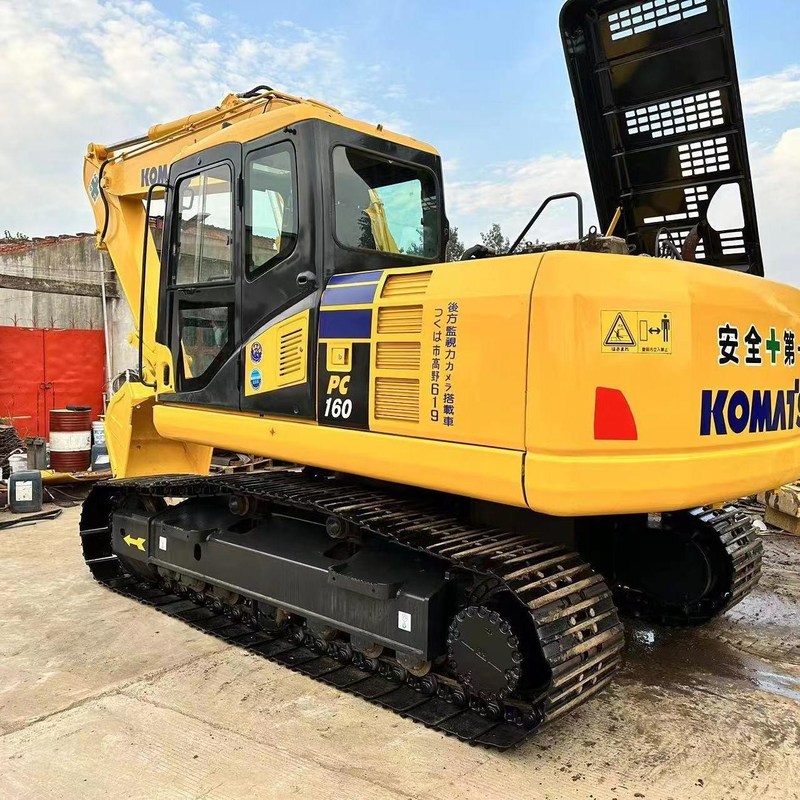 Excavateur Komatsu PC160 d'occasion 16 tonnes Petit type creuseur creuseur 82.4kw