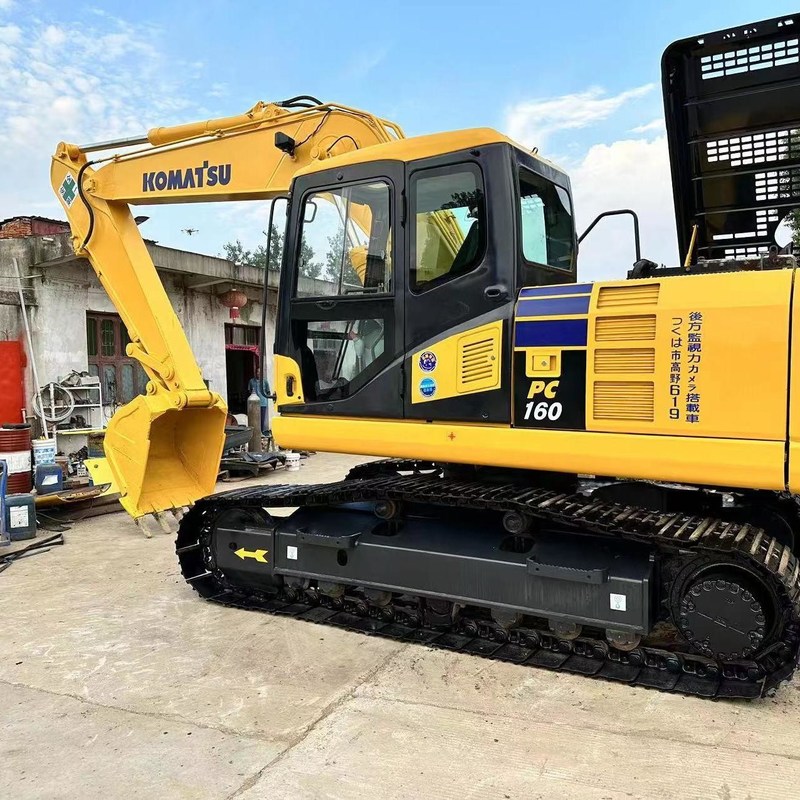 Excavateur Komatsu PC160 d'occasion 16 tonnes Petit type creuseur creuseur 82.4kw