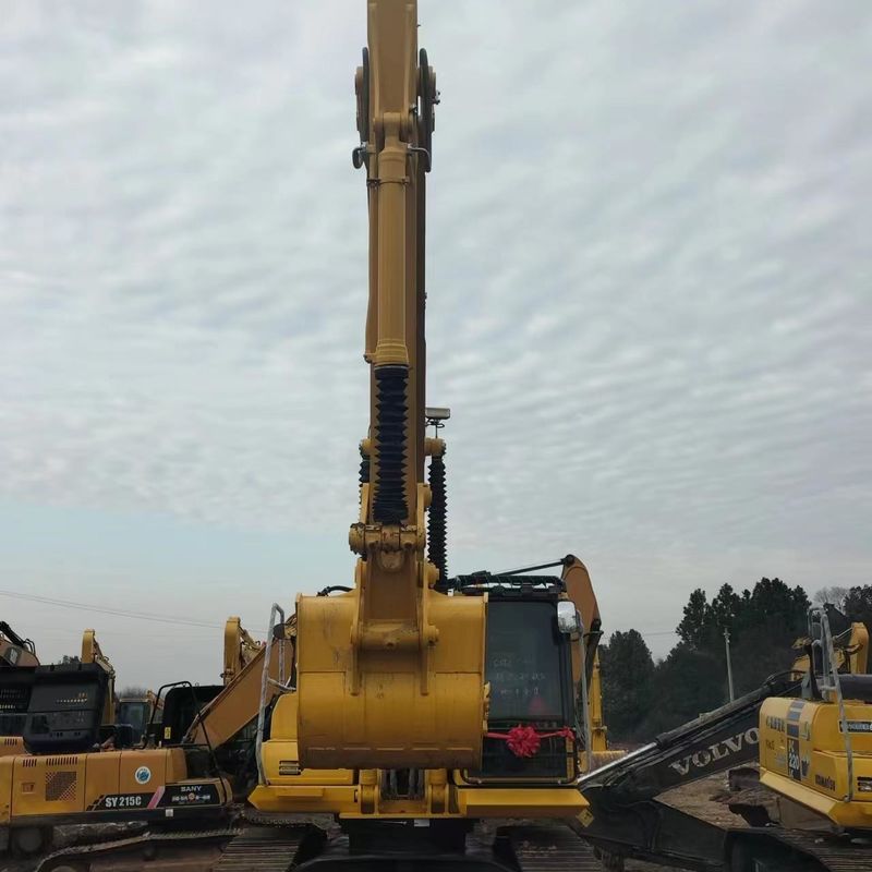 Excavateur à rampe moyenne de type 22 tonnes d'occasion Komatsu Diggerr PC220-8