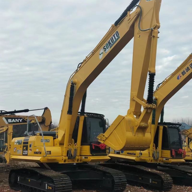 Excavateur à rampe moyenne de type 22 tonnes d'occasion Komatsu Diggerr PC220-8