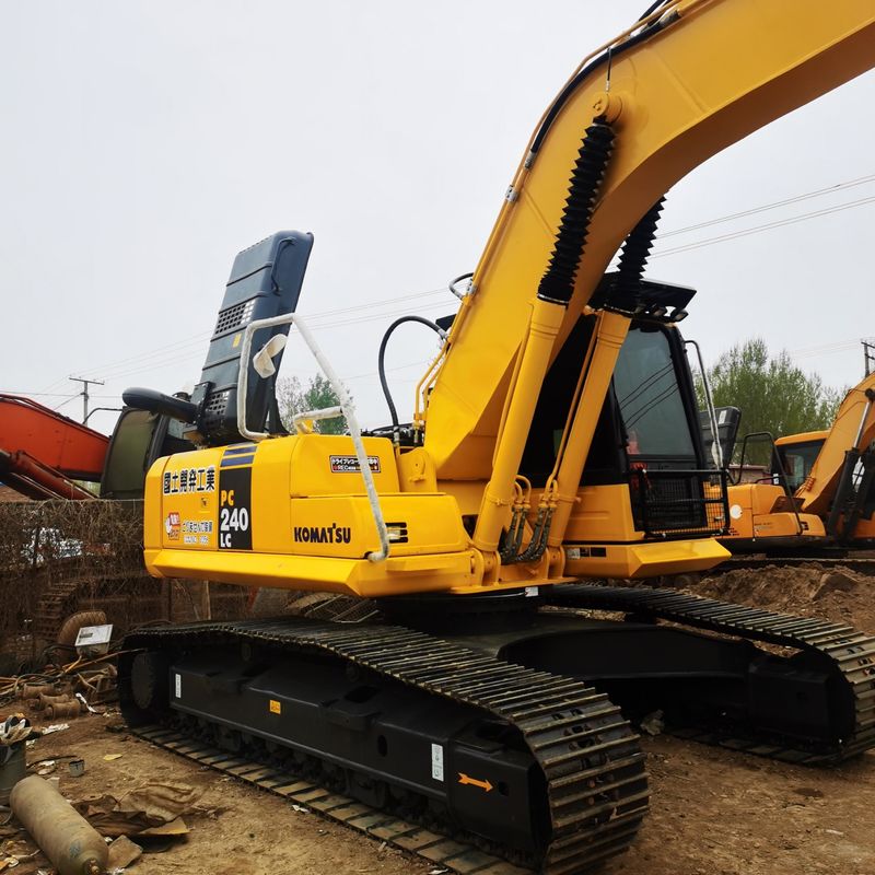 Excavateur Komatsu PC240LC d'occasion de type moyen de 24 tonnes