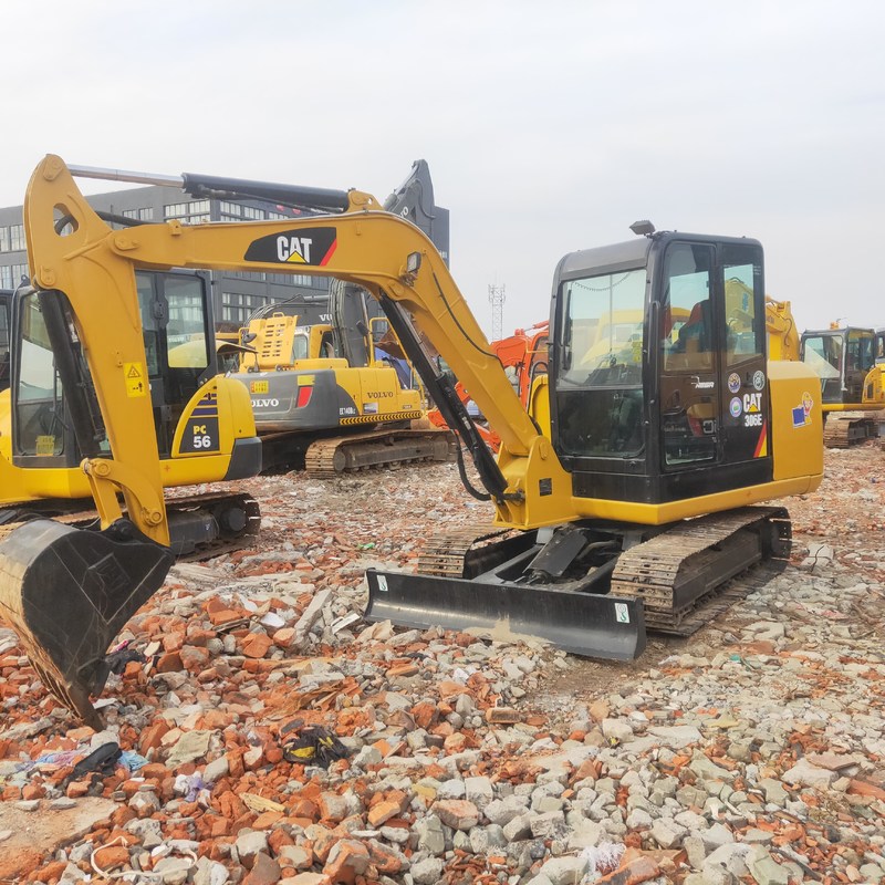 Excavateur d'occasion CAT 306E d'occasion 6 tonnes Petit gratte-ciel 34,7 kW avec un seau de 0,25m3