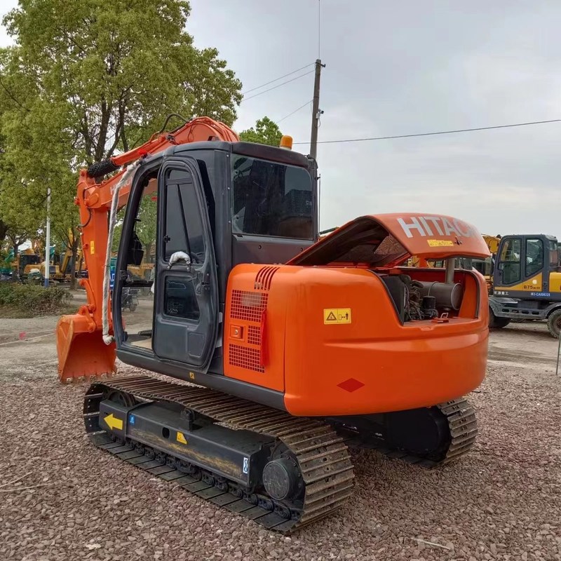 La mini chenille originale utilisée d'occasion 7t de Hitachi ZX70 d'excavatrice a suivi la pelle 39kw