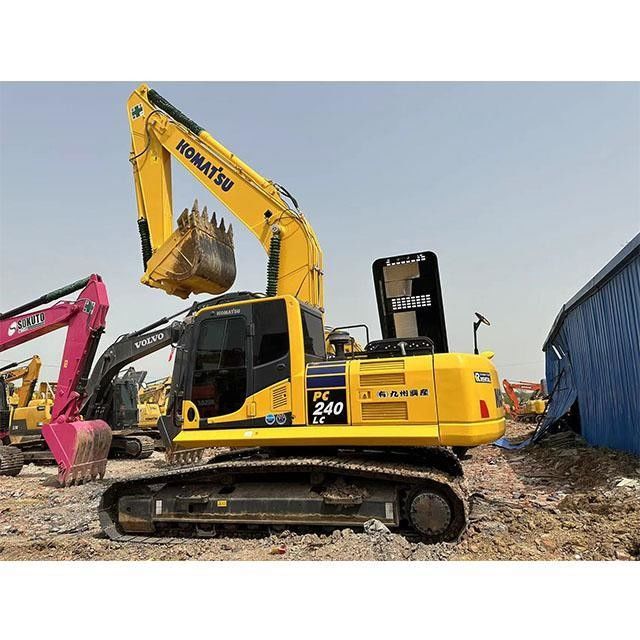 Excavateur Komatsu PC240LC d'occasion de type moyen de 24 tonnes