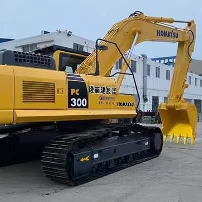 Utilisé Komatsu Digger PC300 de seconde main 30 tonnes gros type Excavateur à rampe 187kw