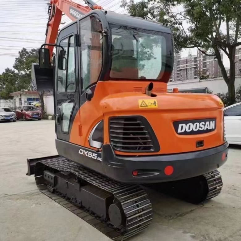 Excavateur mini-excavateur de type miniature de 5,5 tonnes