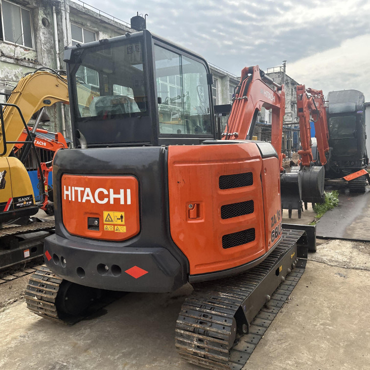 Excavateur d'occasion Original Hitachi ZX68 Hydraulique de seconde main 6 tonnes Excavateur à rampe 34,1 kW