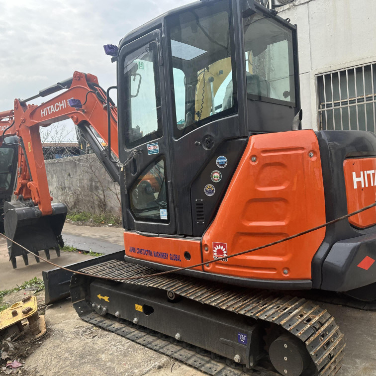 Excavateur d'occasion Original Hitachi ZX68 Hydraulique de seconde main 6 tonnes Excavateur à rampe 34,1 kW
