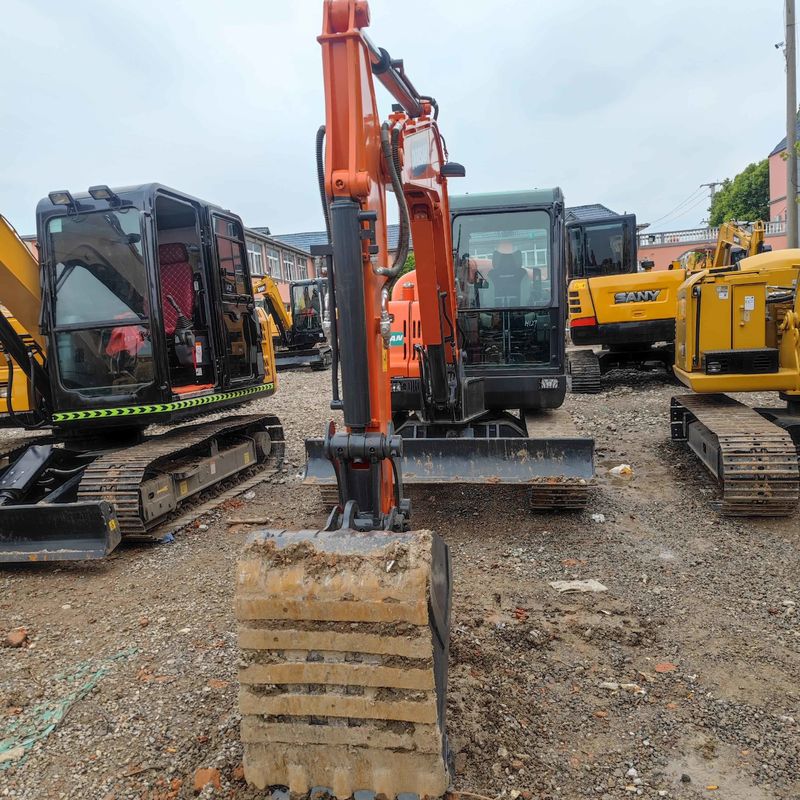 Excavateur mini-crawler de 6 tonnes d'occasion