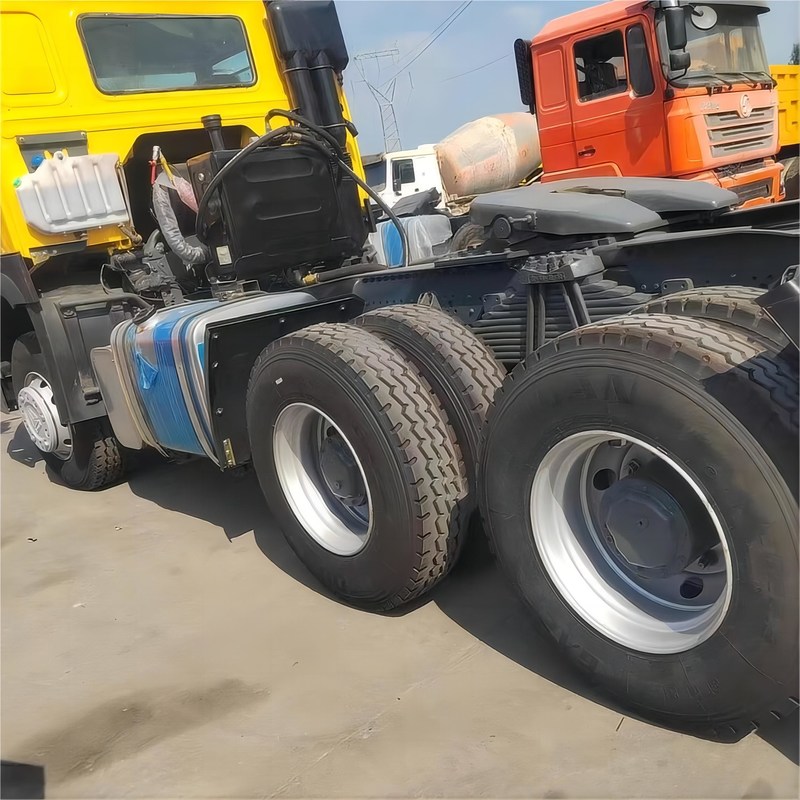 Tracteur à remorque utilisé Howo Sinotruk 420 HP 6x4 Pour le diesel manuel de transport