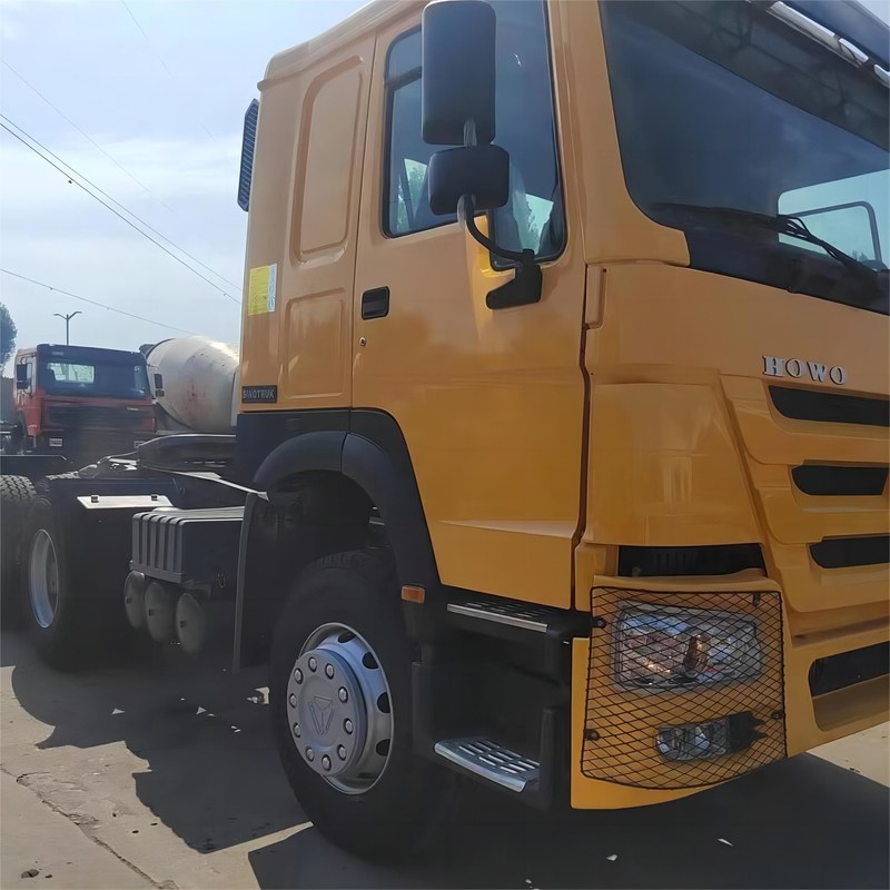 Tracteur à remorque utilisé Howo Sinotruk 420 HP 6x4 Pour le diesel manuel de transport