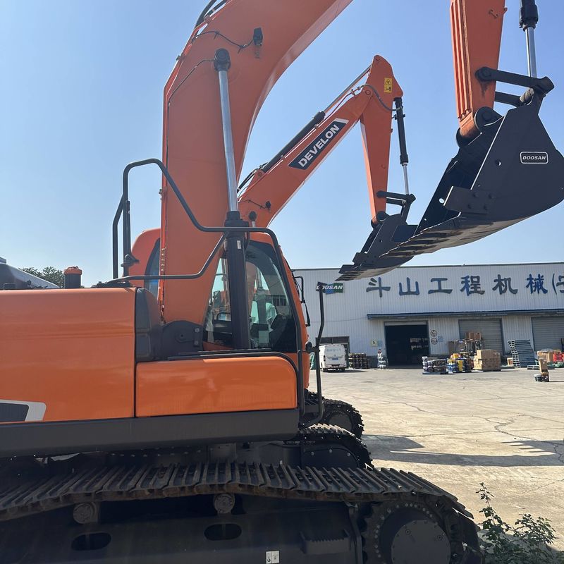 Excavateur Doosan Digger DX215-9ACE d'occasion de type moyen de 21,5 t