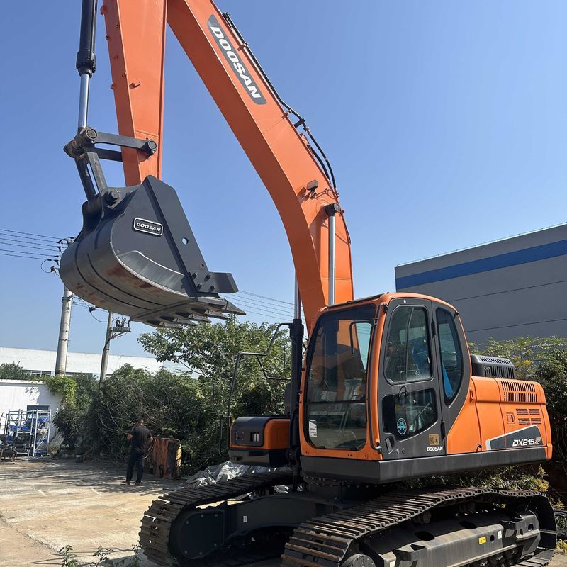 Excavateur Doosan Digger DX215-9ACE d'occasion de type moyen de 21,5 t