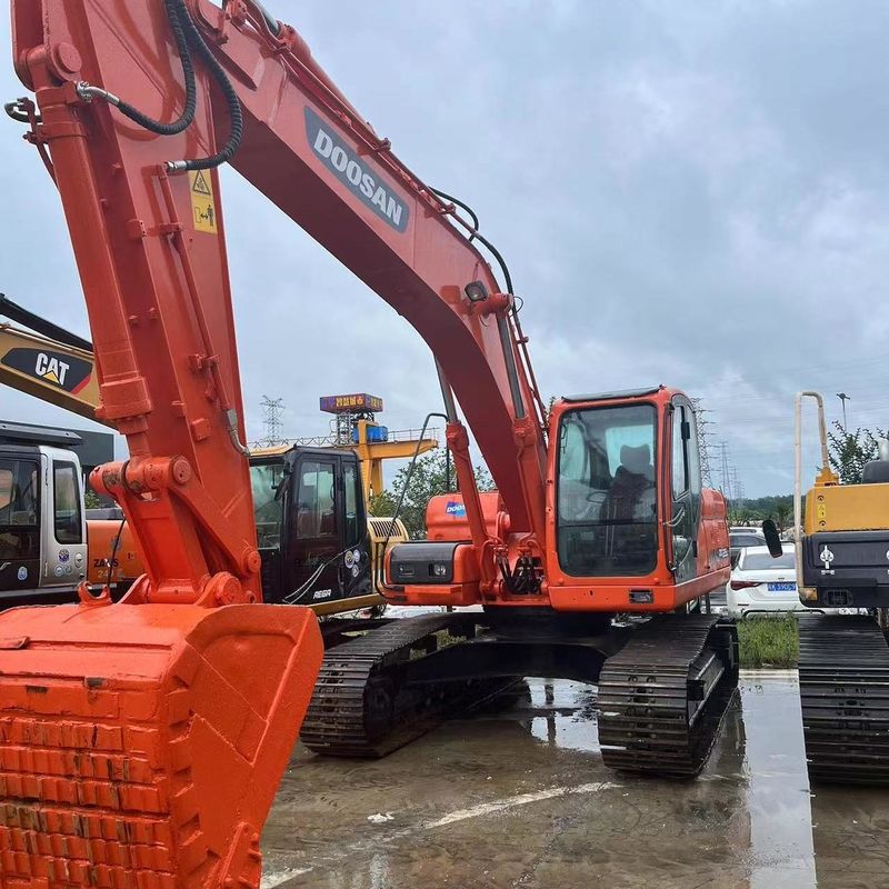 Excavateur Doosan Digger DX225LC d'occasion de 22,5 tonnes