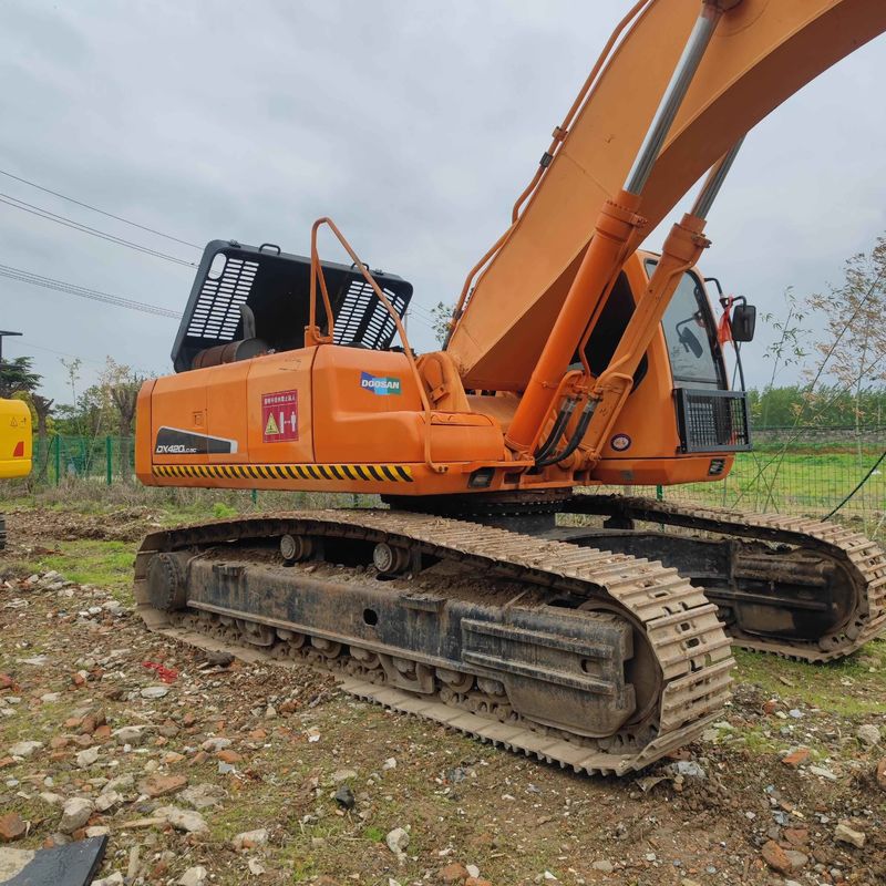 Excavateur Doosan Digger DX420LC d'occasion de 42 tonnes