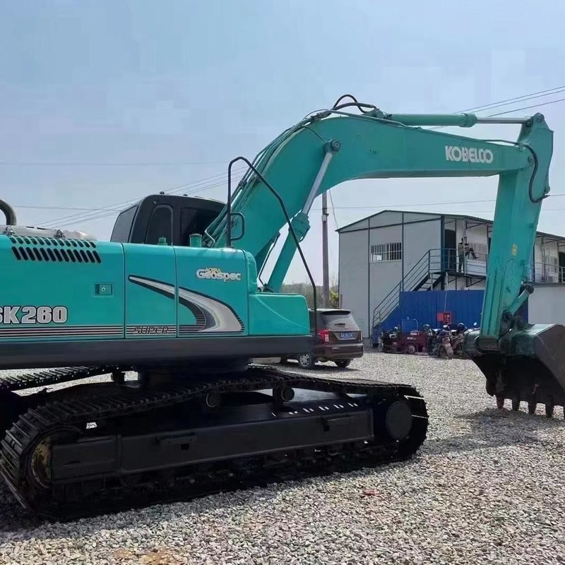 Excavateur Kobelco SK260 d'occasion de 26 tonnes de type moyen 137kw