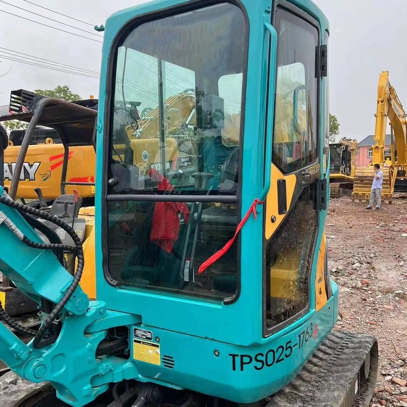 Excavateur mini à rampe de 3,5 tonnes d'occasion 21 kW