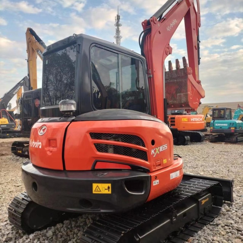 Mini pelle sur chenilles d'occasion Kubota Digger KX165 d'occasion de 6,5 tonnes avec godet de 0,24 m3
