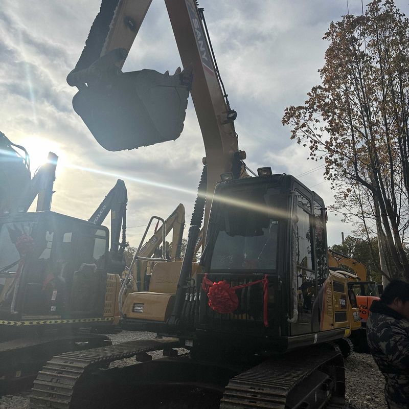 Utilisé SANY Digger SY135C d'occasion 13.5 sur une mini-excavatrice de type petit