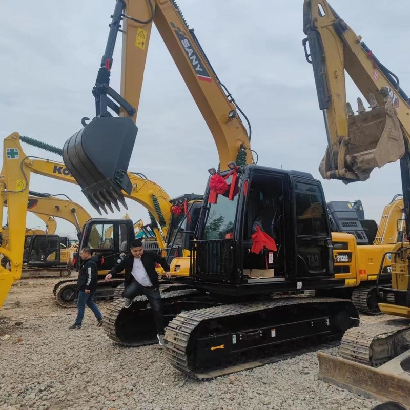SANY Digger SY135C d'occasion Utilisé 13.5 sur le manuel de la mini-excavatrice de type petit