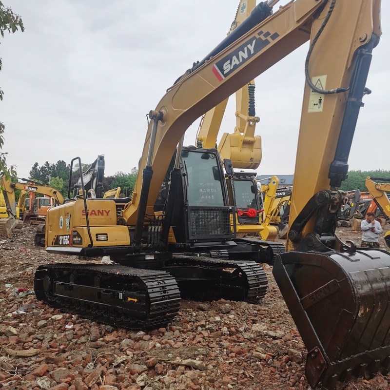 Utilisé SANY Digger SY155C de seconde main 15.5 sur une petite excavatrice de type rampant avec un seau de 0,55m3