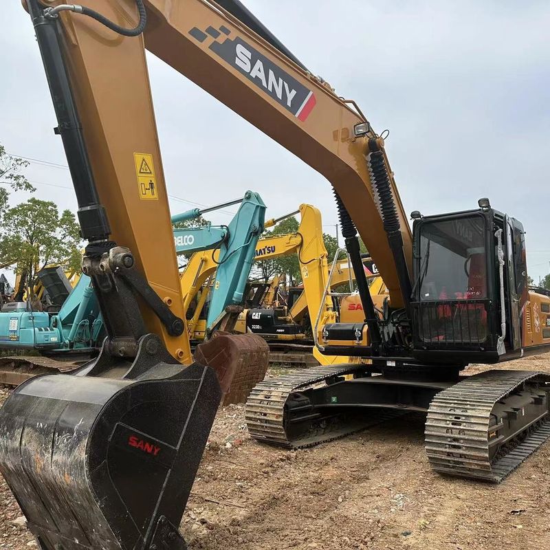 Excavateur SANY SY215C d'occasion Utilisé 21.5 sur une excavatrice de type moyen