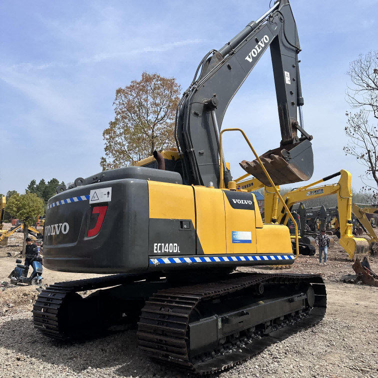Excavateur d'occasion VOL EC140D d'occasion hydraulique de 14 tonnes