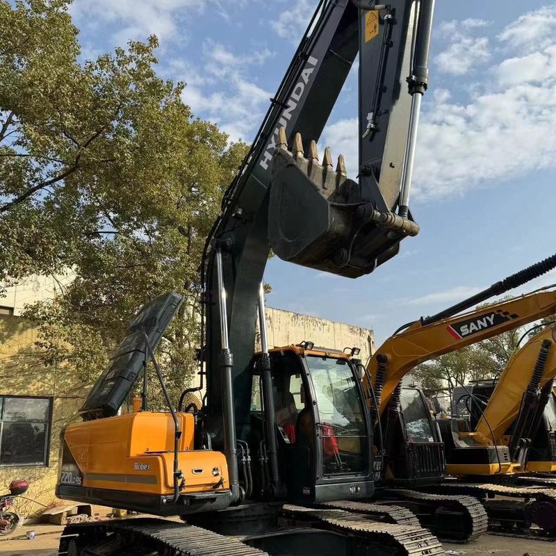 Excavateur Hyundai R220-9S d'occasion de 22 tonnes