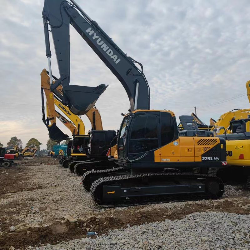 Hyundai Digger R225VS d'occasion 22,5 tonnes