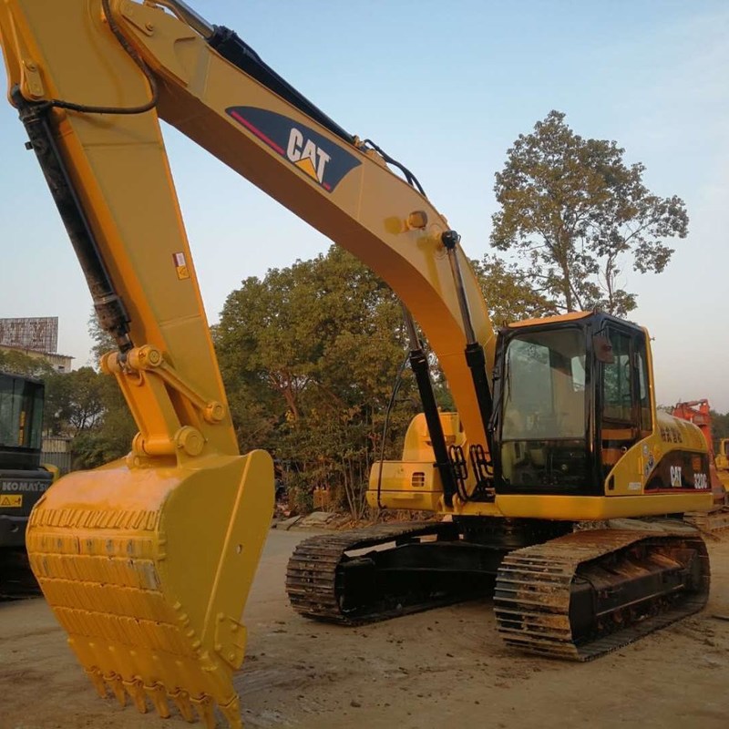 Excavatrice Cat d'occasion CAT 320C, pelle sur chenilles d'occasion de 20 tonnes avec godet de 0,8 m3
