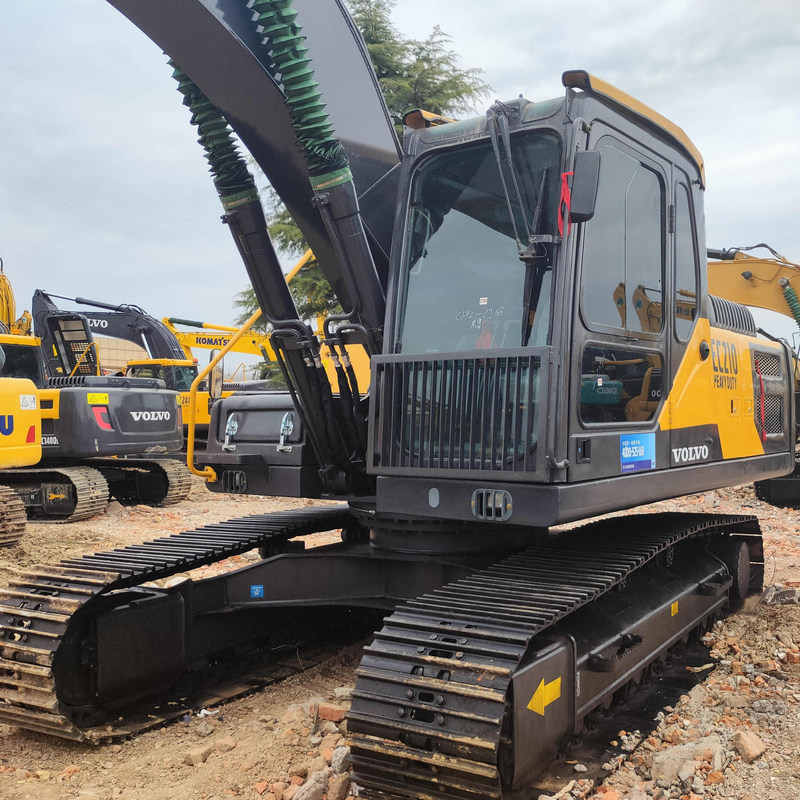 VOL EC210 de seconde main de l'excavatrice 20 tonnes 123kw avec un seau de 1,2m3