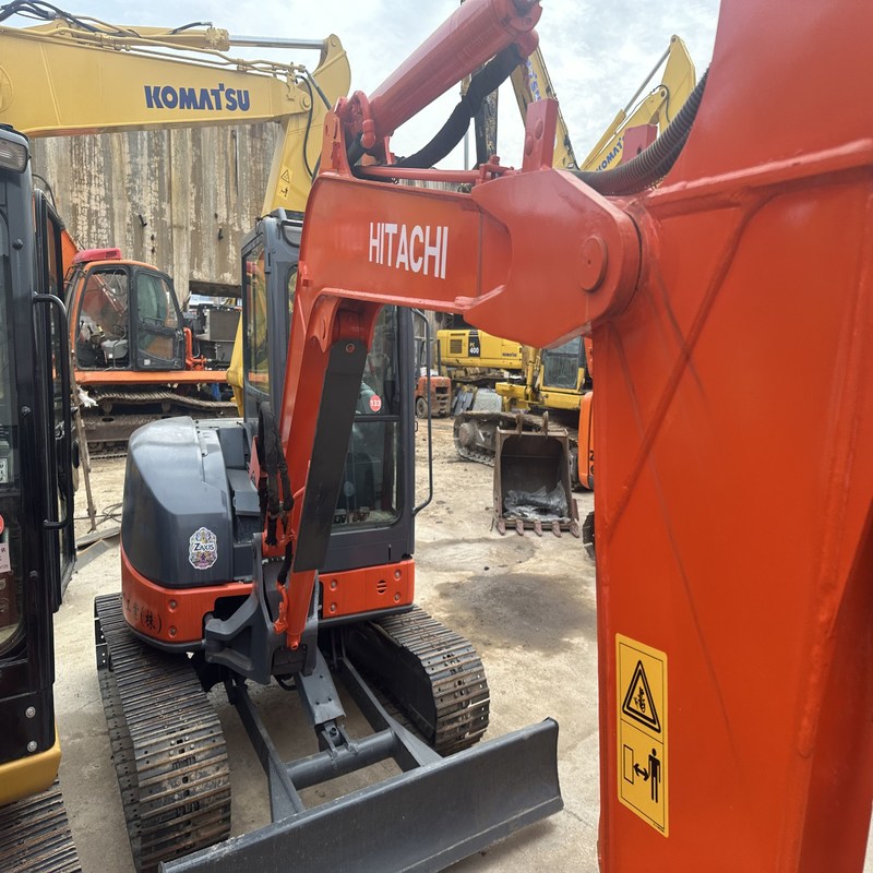 5 tonnes d'excavatrice utilisée récupérée Mini Hitachi ZX50U 29,8 kW avec un seau de 0,17m3