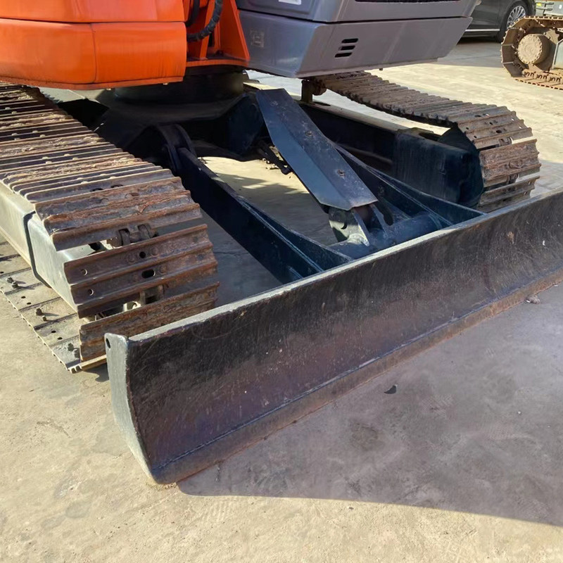 Hitachi ZX75US Excavateur d'occasion Hydraulique 7 Tonnes Moyenne taille 40.3kw avec 0.33m3 seau