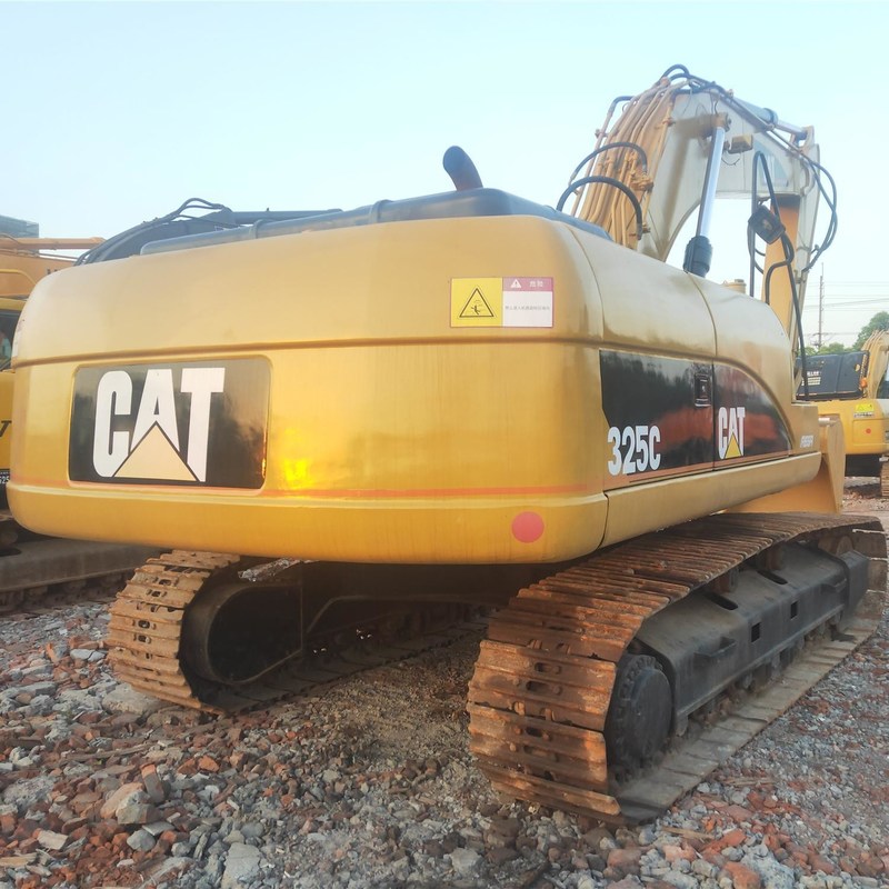 Excavatrice CAT 325C d'occasion, pelle à usage moyen de 25 tonnes avec godet de 1,5 m3