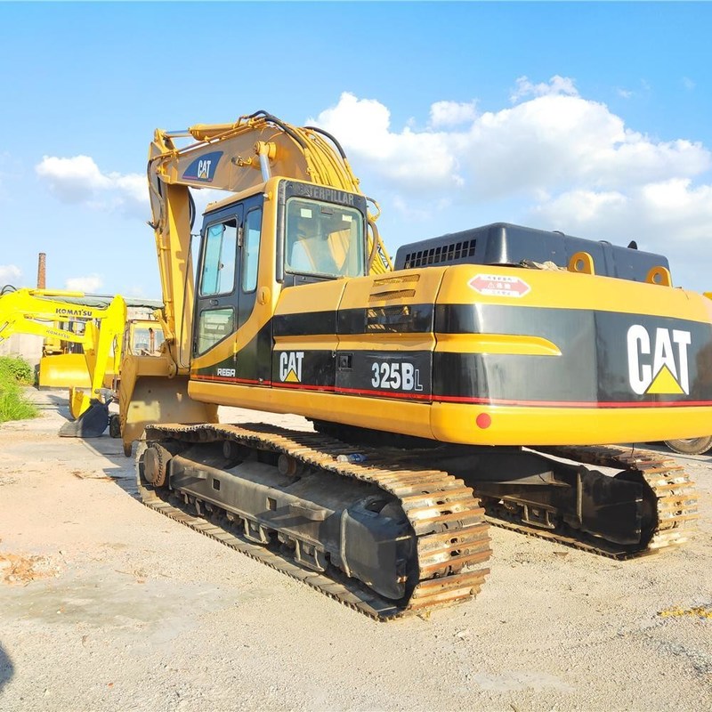 2e main CAT 325BL Travailleur de machines de creusement 25 Tonnes 125,3 kW avec un seau de 1,1 m3