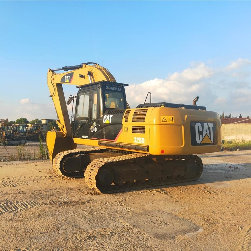 Excavateur d'occasion de 25 tonnes CAT 325D Excavateur à rampe 140kw 1,4m3 Capacité de seau