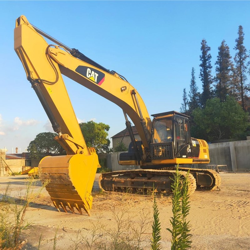 Excavateur d'occasion de 25 tonnes CAT 325D Excavateur à rampe 140kw 1,4m3 Capacité de seau