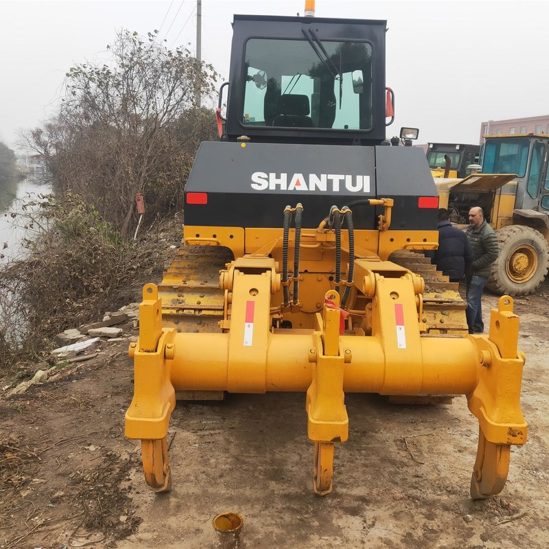 bouteur Shantui SD22 du bouteur d'occasion 162kw pour l'ingénierie avec le seau 6.4m3