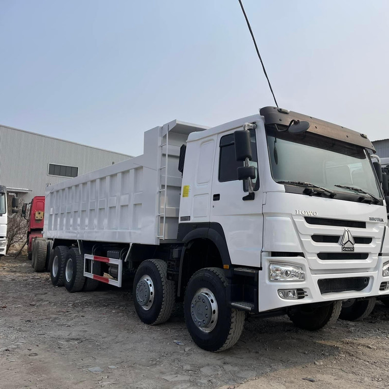 Reprise de possession Howo 375 Sinotruk Howo 8x4 Dump Truck Benne 40T diesel manuel
