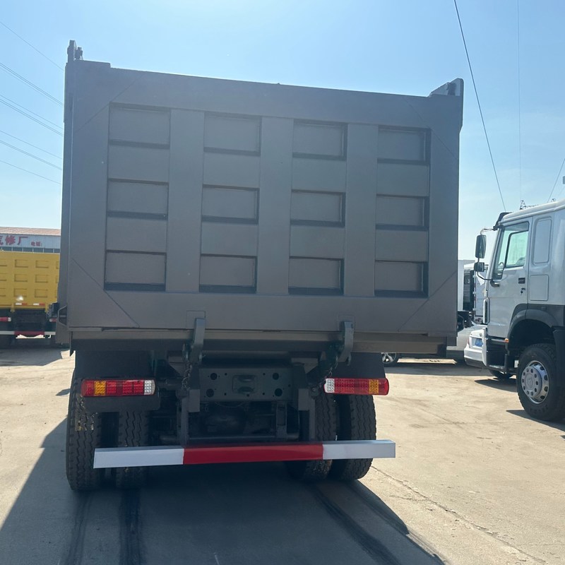 Sinotruk LHD camion de décharge d'occasion 40t Howo 371 375 puissance manuelle